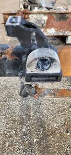 Peterbilt 579 Cab Mount