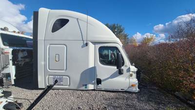 Freightliner Cascadia 125 Cab Assembly