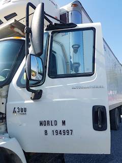 International DuraStar 4300 Cab Assembly for a 2006 International 4300 Durastar