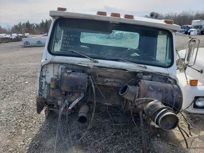 International F2574 Cab Assembly for a 1988 International F-2574