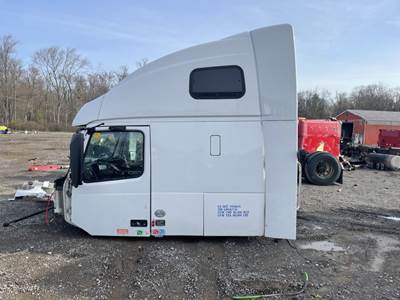 Volvo VNL Cab Assembly