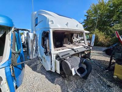Volvo VNL Cab Assembly