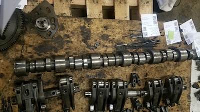 Caterpillar C15 Camshaft for a 2004 Kenworth T800