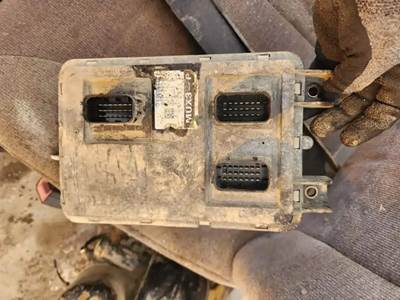 Eaton-Fuller RTLO18918B Chassis Control Module for a 2016 Kenworth T800