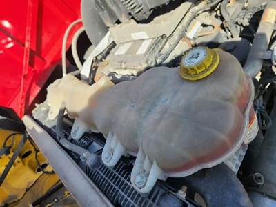 Freightliner Cascadia 126 Coolant Reservoir