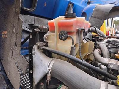 Freightliner Coronado 122 SD Coolant Reservoir for a 2019 Freightliner 122SD