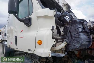 Freightliner Cascadia 125 Cowl