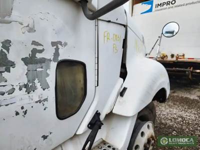 Freightliner Columbia 120 Cowl