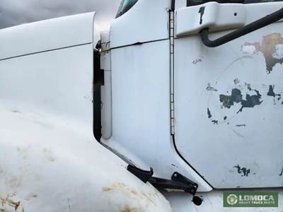 Freightliner Columbia 120 Cowl