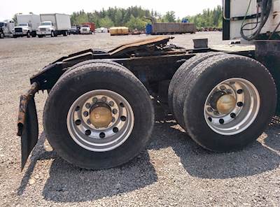 Volvo VNL Crossmember