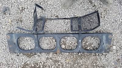 Volvo VNL Crossmember