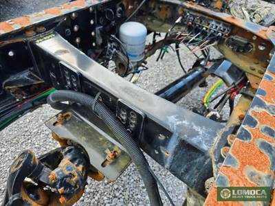 Volvo VNL Crossmember