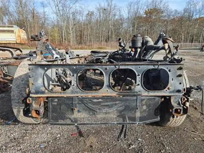 Volvo VNL Crossmember