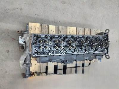 Detroit DD15 Cylinder Head for a 2013 Freightliner Cascadia 125