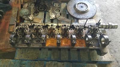 Volvo VED12D Cylinder Head for a 2006 Volvo VNL
