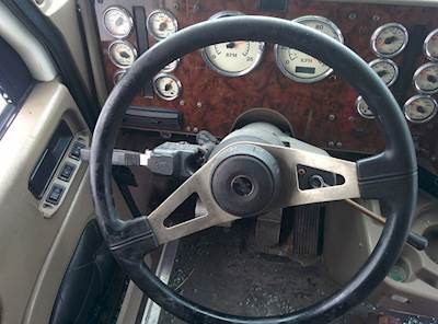 International 9900i Dashboard Assembly