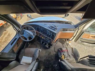 Freightliner Cascadia 126 Dashboard Assembly