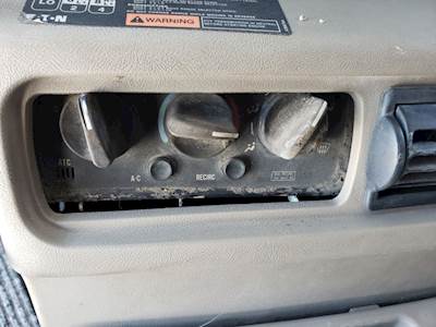 Mack Vision CXN613 Dashboard Assembly for a 2007 Mack CXN613