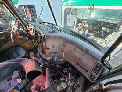 Mack Vision CXN613 Dashboard Assembly for a 2007 Mack CXN613