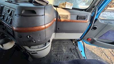 Volvo VNL Dashboard Assembly