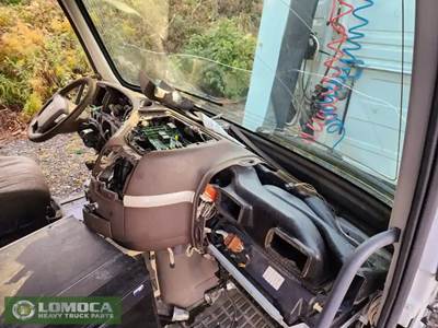 Volvo VNL Dashboard Assembly