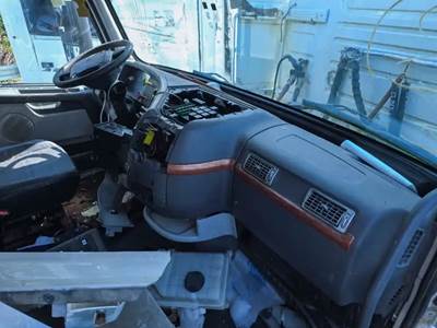 Volvo VNL Dashboard Assembly