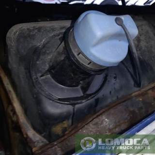 Freightliner Cascadia 125 DEF Tank