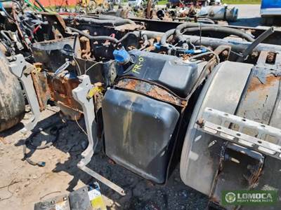 Freightliner Cascadia 125 DEF Tank