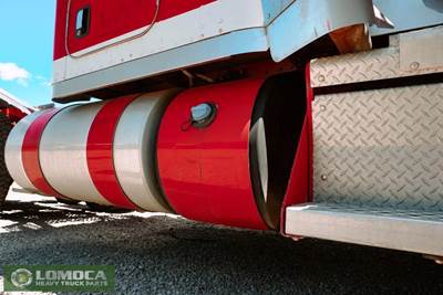 Kenworth W900 DEF Tank