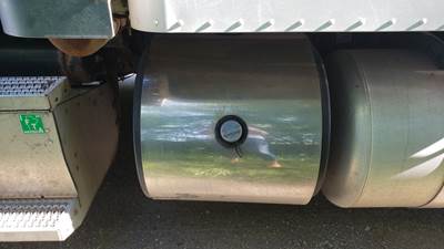 Peterbilt 386 DEF Tank