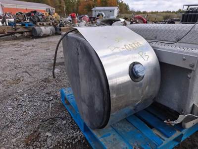 Peterbilt 388 DEF Tank