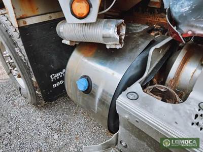 Peterbilt 567 DEF Tank