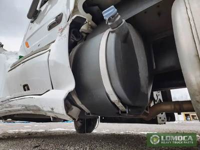 Peterbilt 579 DEF Tank