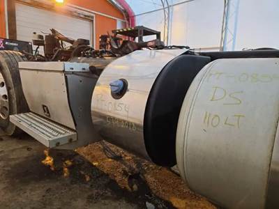 Peterbilt 579 DEF Tank