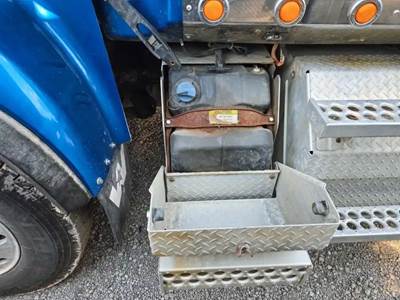 Western Star 4900FA DEF Tank for a 2014 Western Star 4900 FA