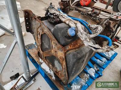 Western Star 5700 DEF Tank