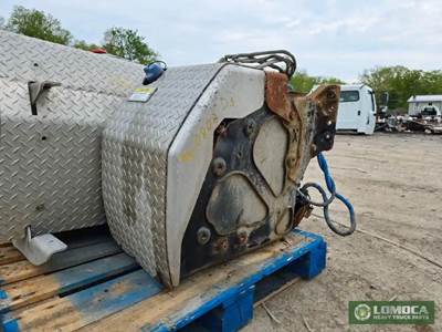 Western Star 5700 DEF Tank