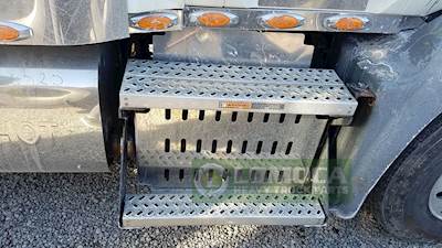 Mack Pinnacle CXU613 DPF Filter for a 2014 Mack CXU613