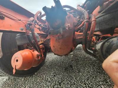 Dana-Spicer DSP40 Front Differential for a 2002 Kenworth W900