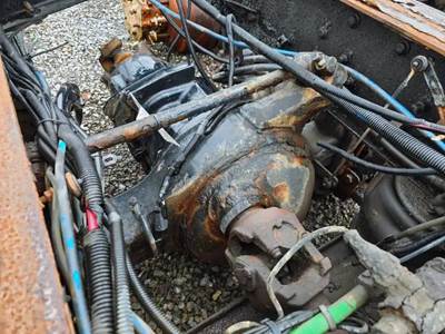 Dana-Spicer Front Differential for a 2013 Freightliner Cascadia 125