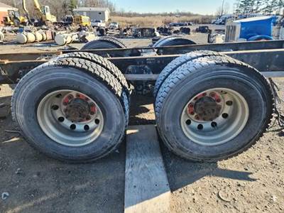 Dana-Spicer Front Differential for a 2014 Kenworth T370