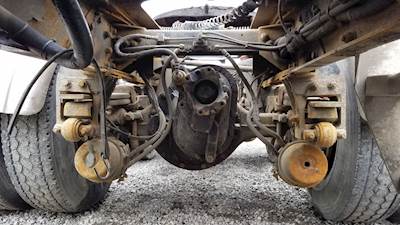 Eaton DS463P Front Differential for a 2001 Peterbilt 378