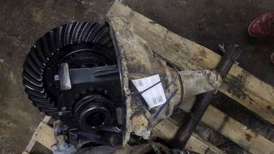 Meritor-Rockwell RT46-160 Front Differential for a 1999 Volvo WG