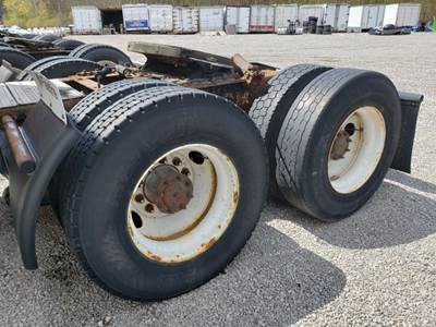 Dana-Spicer DS404 Front Differential for a 2011 Freightliner Cascadia 125