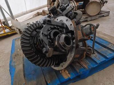 Meritor-Rockwell MR2014X Front Differential for a 2017 Freightliner Cascadia 125