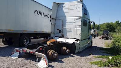 Meritor-Rockwell MT40-14X Front Differential for a 2016 Volvo VNL