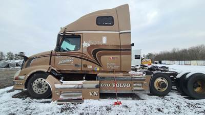 Meritor-Rockwell MT40-14X Front Differential for a 2003 Volvo VNL