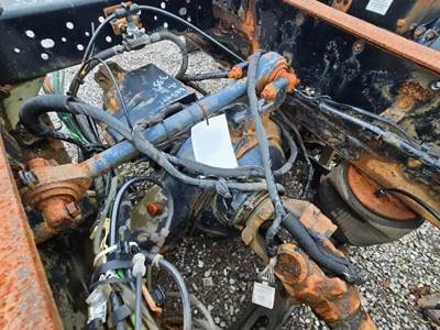 Meritor-Rockwell MT40-14XP Front Differential for a 2008 Volvo VNL