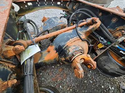 Meritor-Rockwell RD20-145 Front Differential for a 2005 Freightliner Columbia 120