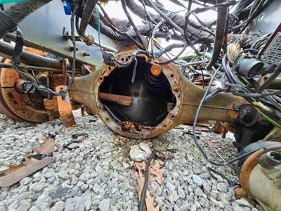 Meritor-Rockwell RR20-143 Front Differential for a 2009 Volvo VNL